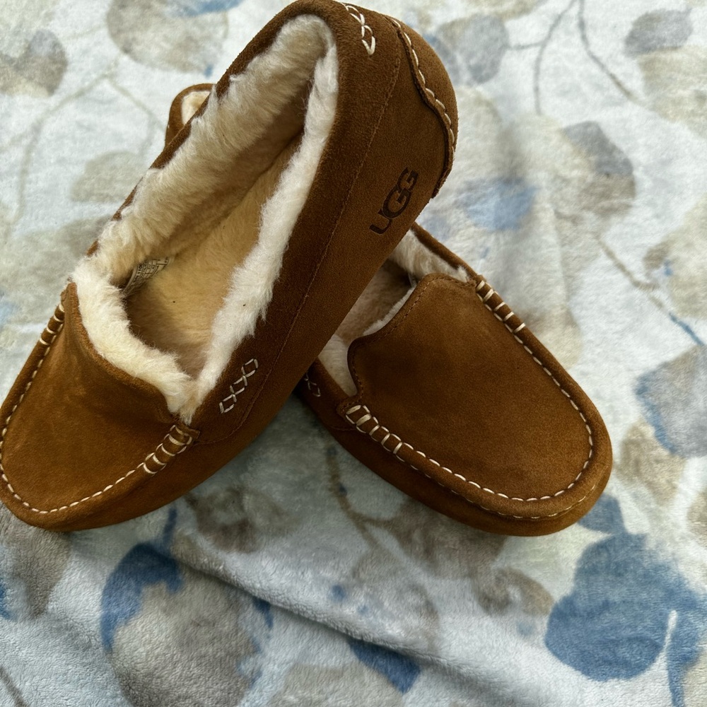 UGG driving/ lounge slip ons